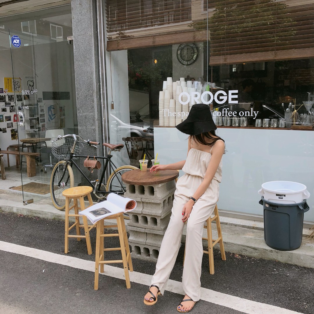 Gam màu be không hề khó mặc, trái lại còn rất dễ mix đồ và diện lên trang nhã vô cùng Gam màu be không hề khó mặc, trái lại còn rất dễ mix đồ và diện lên trang nhã vô cùng