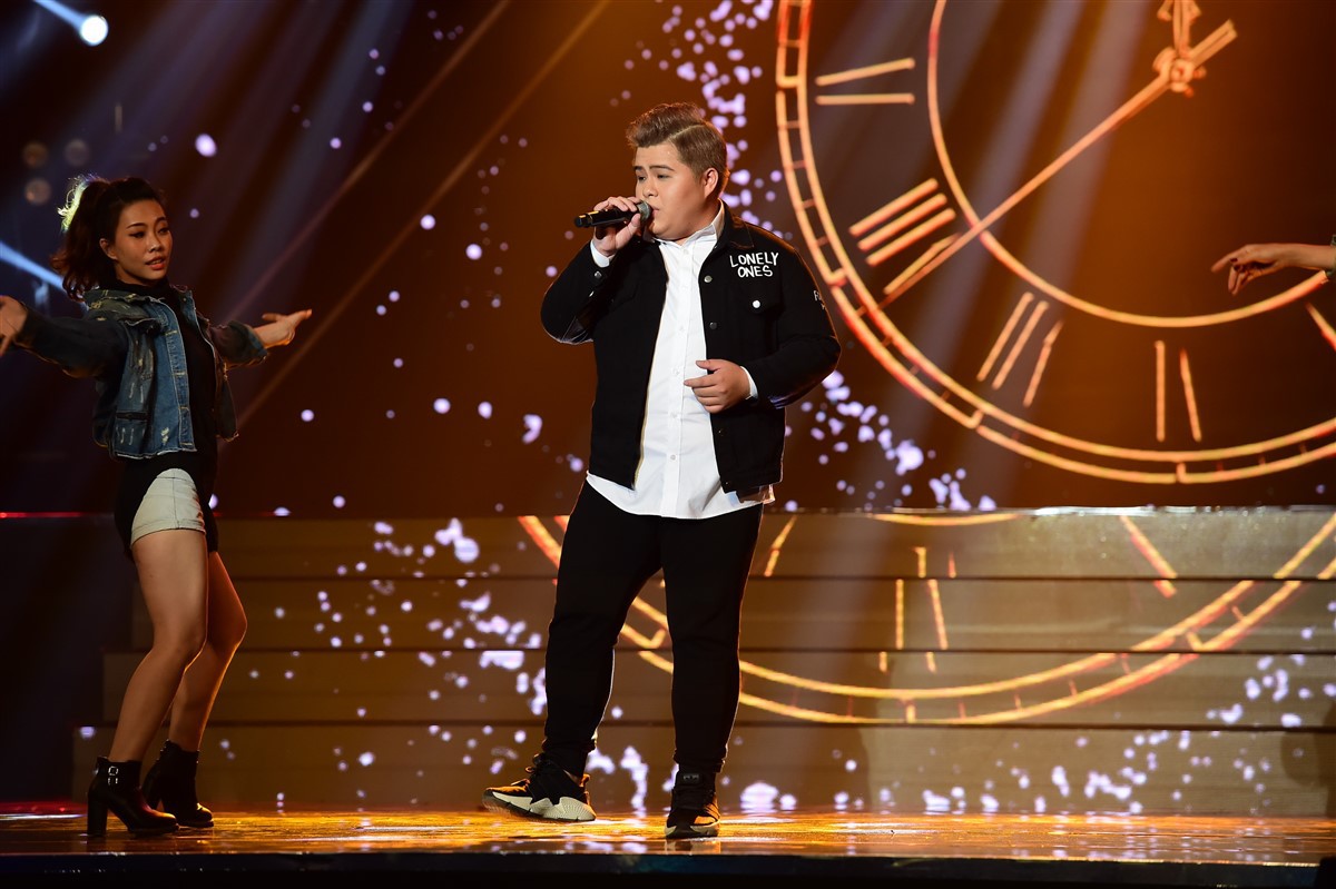 Ca sĩ thần tượng tập 8: Trấn Thành đe dọa thì sinh vì bị nói... thở thôi cũng mập