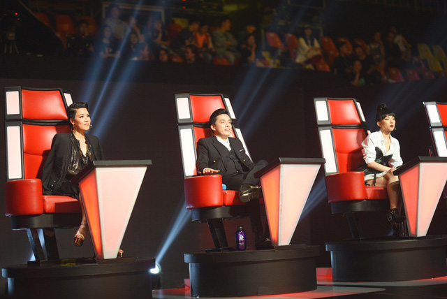 The Voice tập 12: Noo Phước Thịnh ngẫu hứng hát Bùa Yêu, Thu Phương - Tóc Tiên với quyết đấu lạ nhất lịch sử The Voice tập 12: Noo Phước Thịnh ngẫu hứng hát Bùa Yêu, Thu Phương - Tóc Tiên với quyết đấu lạ nhất lịch sử