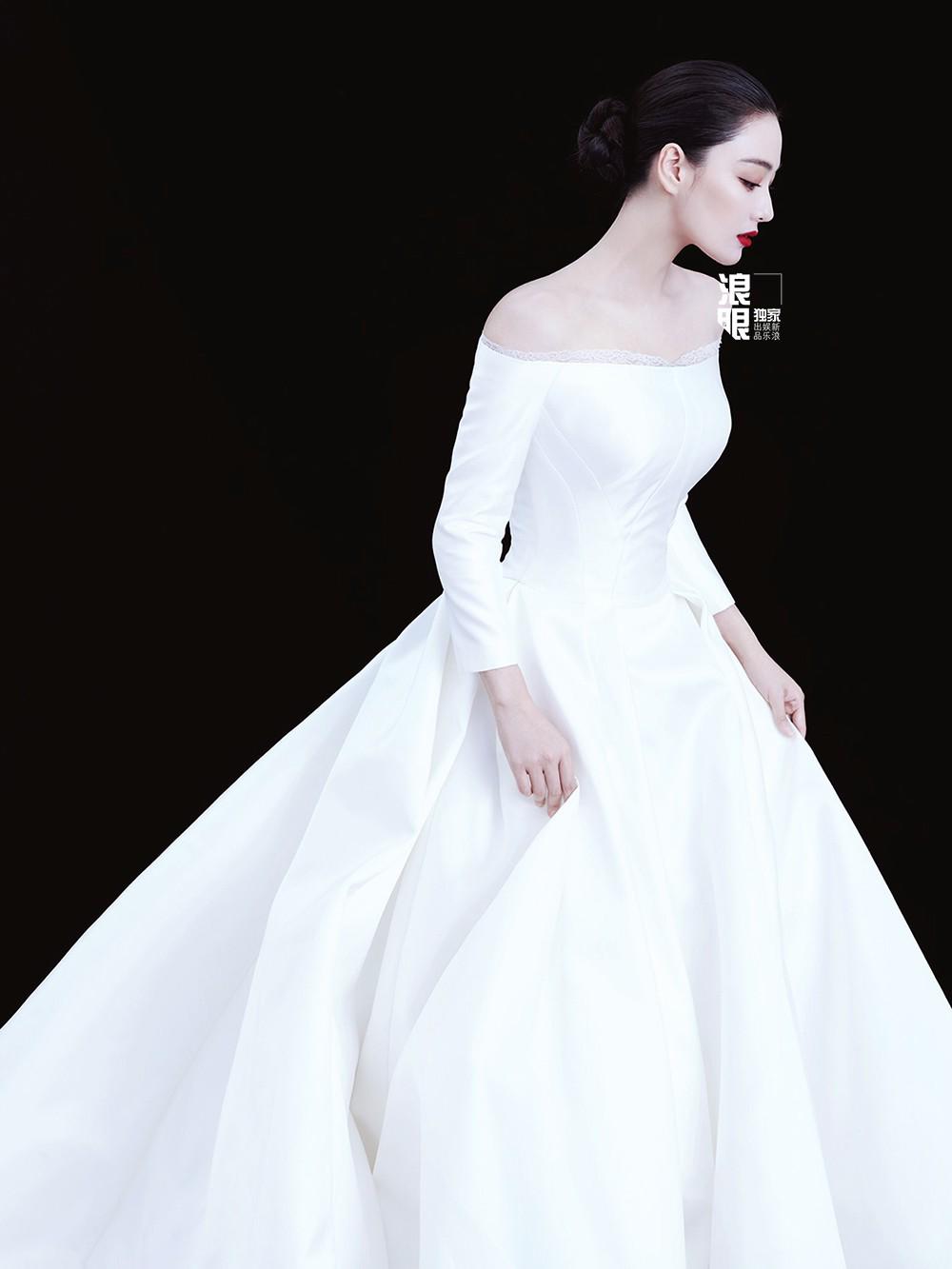 Giữa tin Băng Phạm bị bắt, tình địch một thời cao tay khoe ảnh cưới với soái ca quân nhân