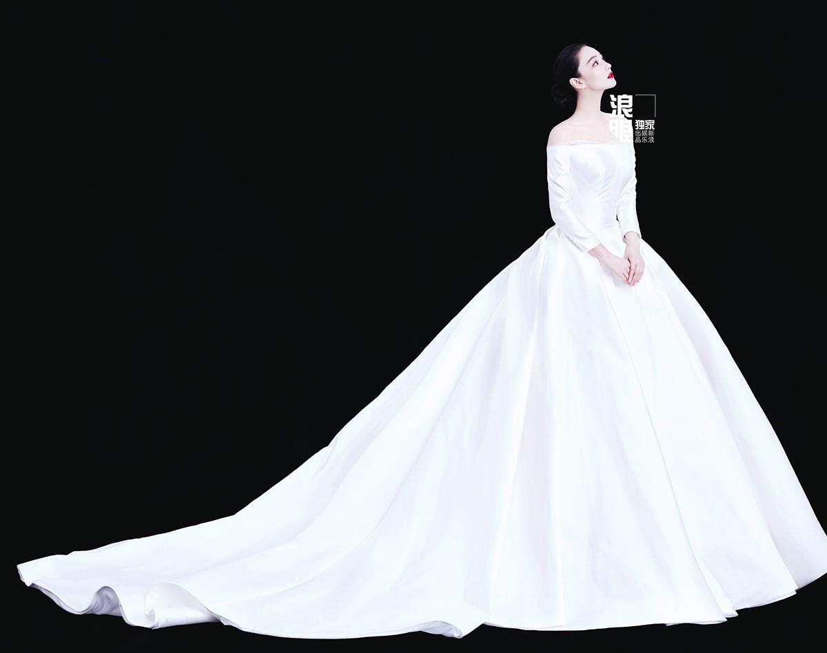 Giữa tin Băng Phạm bị bắt, tình địch một thời cao tay khoe ảnh cưới với soái ca quân nhân