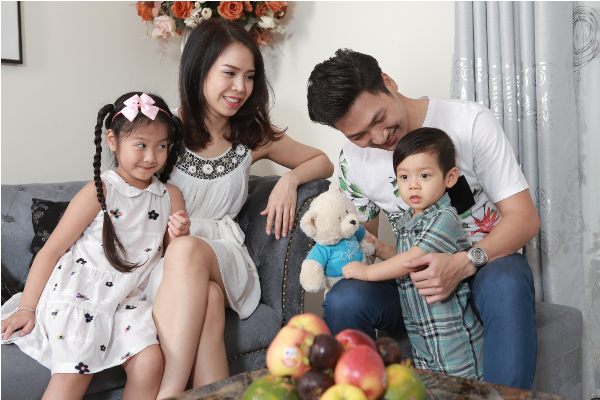 Vợ diễn viên Mạnh Trường: Khi anh ngỏ lời yêu, tôi bất ngờ quá thốt lên mày yêu tao thật á?