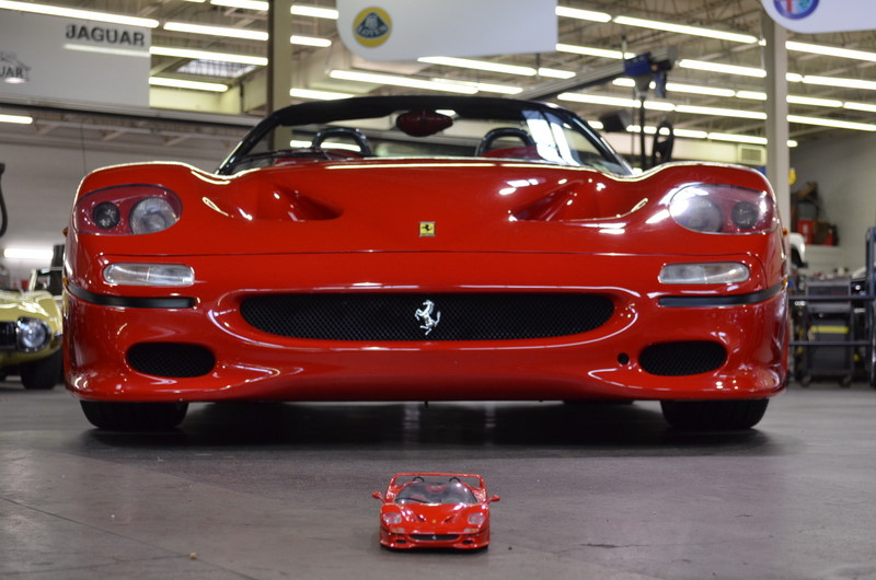 Siêu xe Ferrari F50 qua sử dụng giá hơn 2 triệu USD