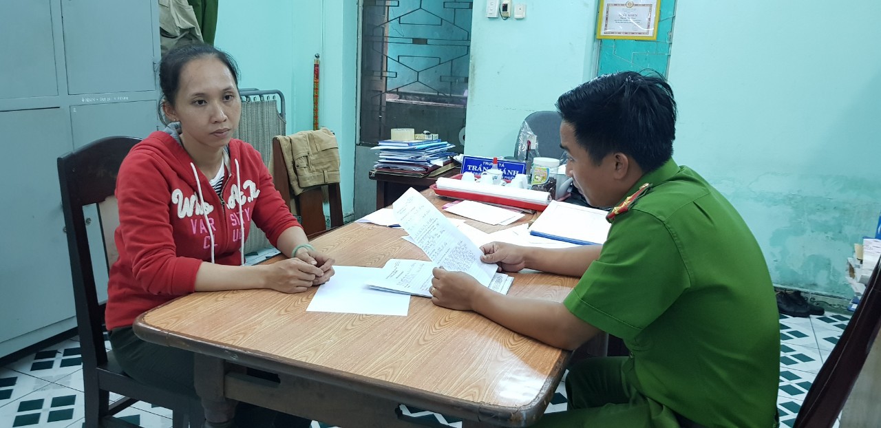 Nữ giúp việc liên tiếp trộm nhiều lượng vàng của gia chủ