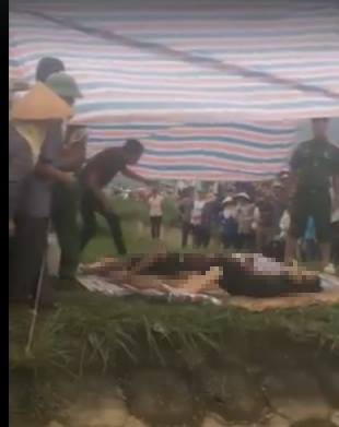 Phát hiện thi thể hai nam thanh niên cùng chiếc xe máy dưới mương nước ở Bắc Giang