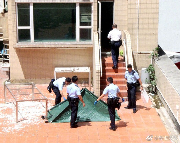 Showbiz Hồng Kông bàng hoàng khi phát hiện thi thể nữ ca sĩ đồng tính tử vong vì rơi từ tầng 20