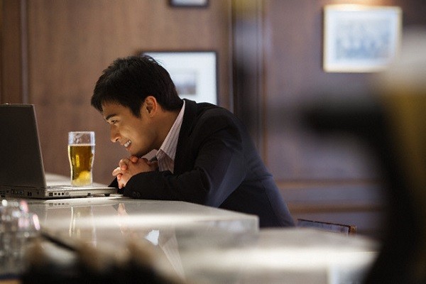 Tôi xấu mặt với nhà mẹ đẻ vì chồng bán cho anh trai chiếc xe phế liệu với giá cắt cổ