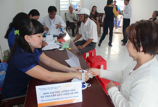 Cấp bù cao nhất hơn 12% lương cho lao động nữ nghỉ hưu năm 2018