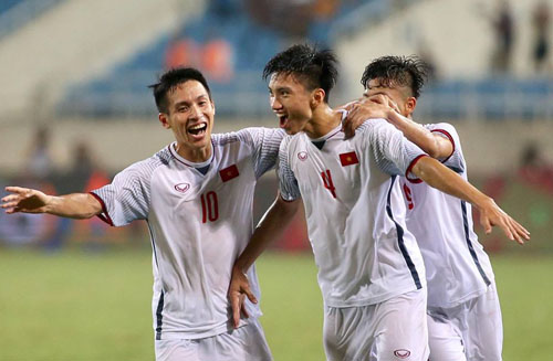 HLV Hà Nội: ‘Bớt nóng tính, Đoàn Văn Hậu sẽ trở thành cầu thủ lớn’