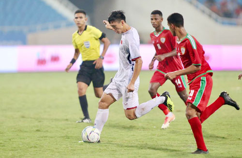 HLV Hà Nội: ‘Bớt nóng tính, Đoàn Văn Hậu sẽ trở thành cầu thủ lớn’