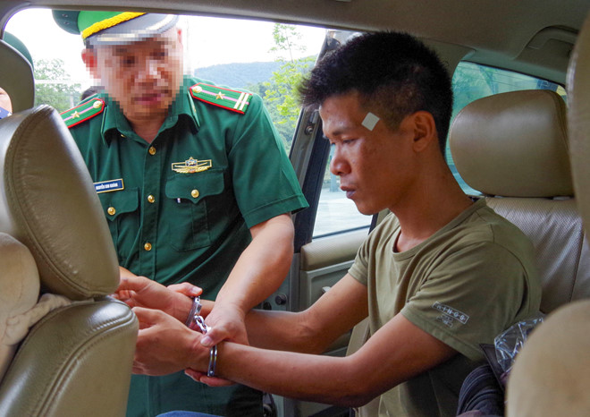 Ôtô biển số Lào chở 3.000 viên ma túy tổng hợp