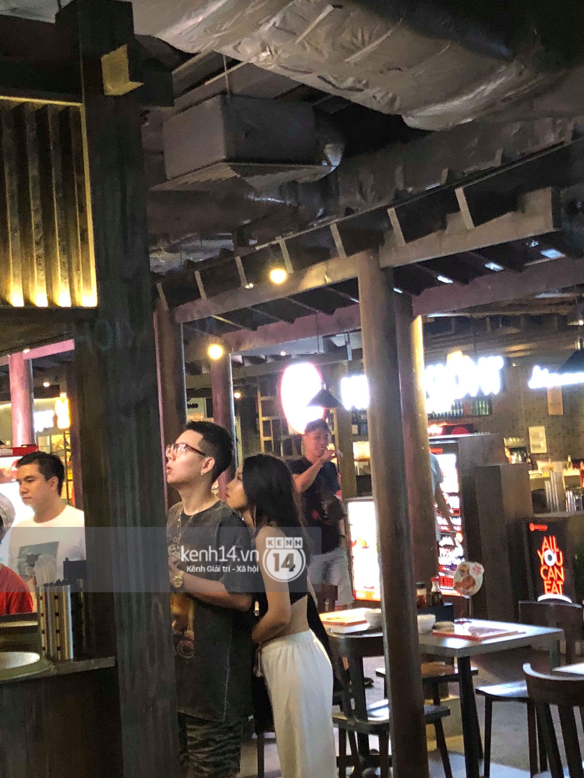 Andree và bạn gái mới tay trong tay hẹn hò cực tình tứ ở Sài Gòn