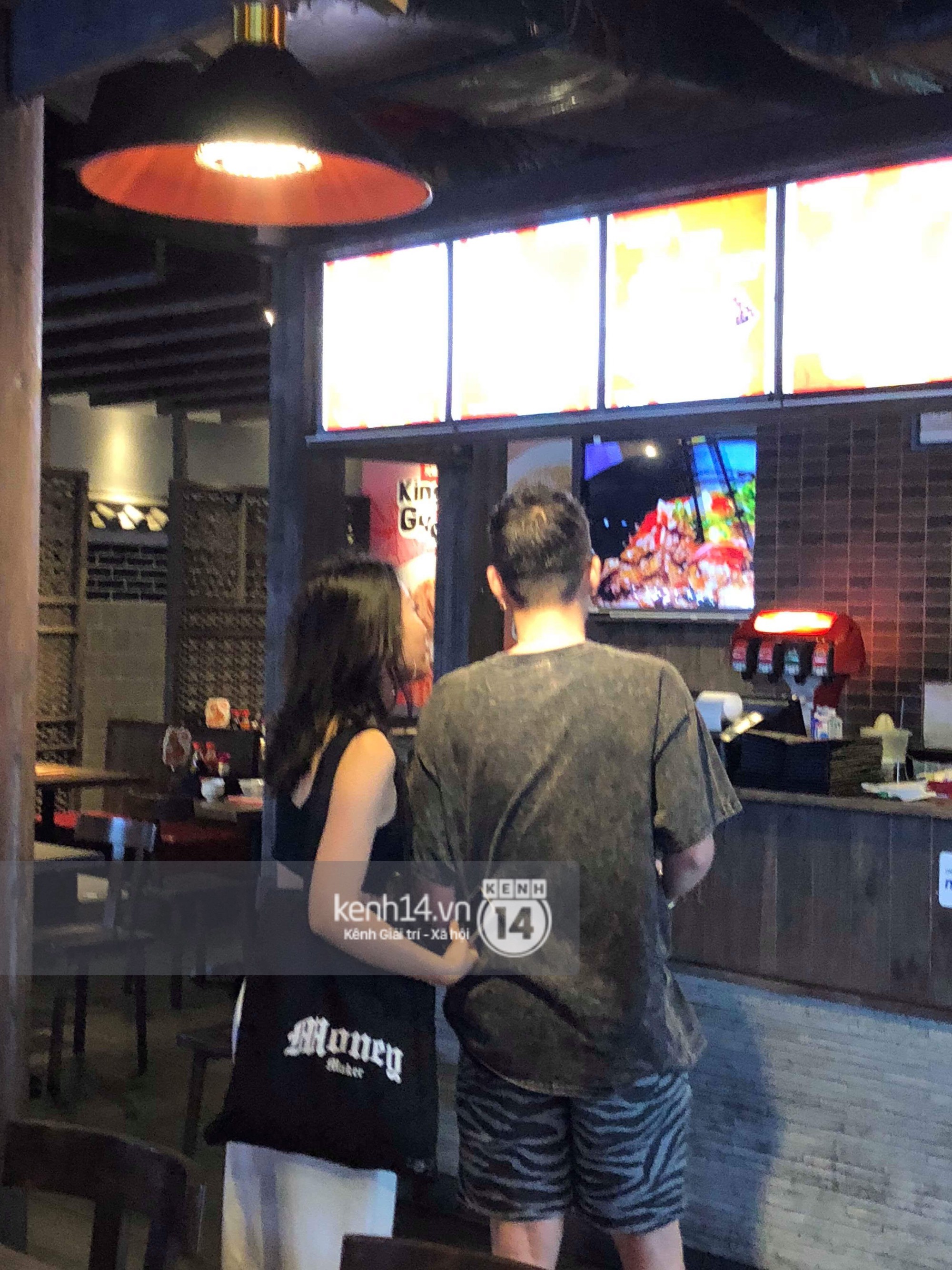 Andree và bạn gái mới tay trong tay hẹn hò cực tình tứ ở Sài Gòn