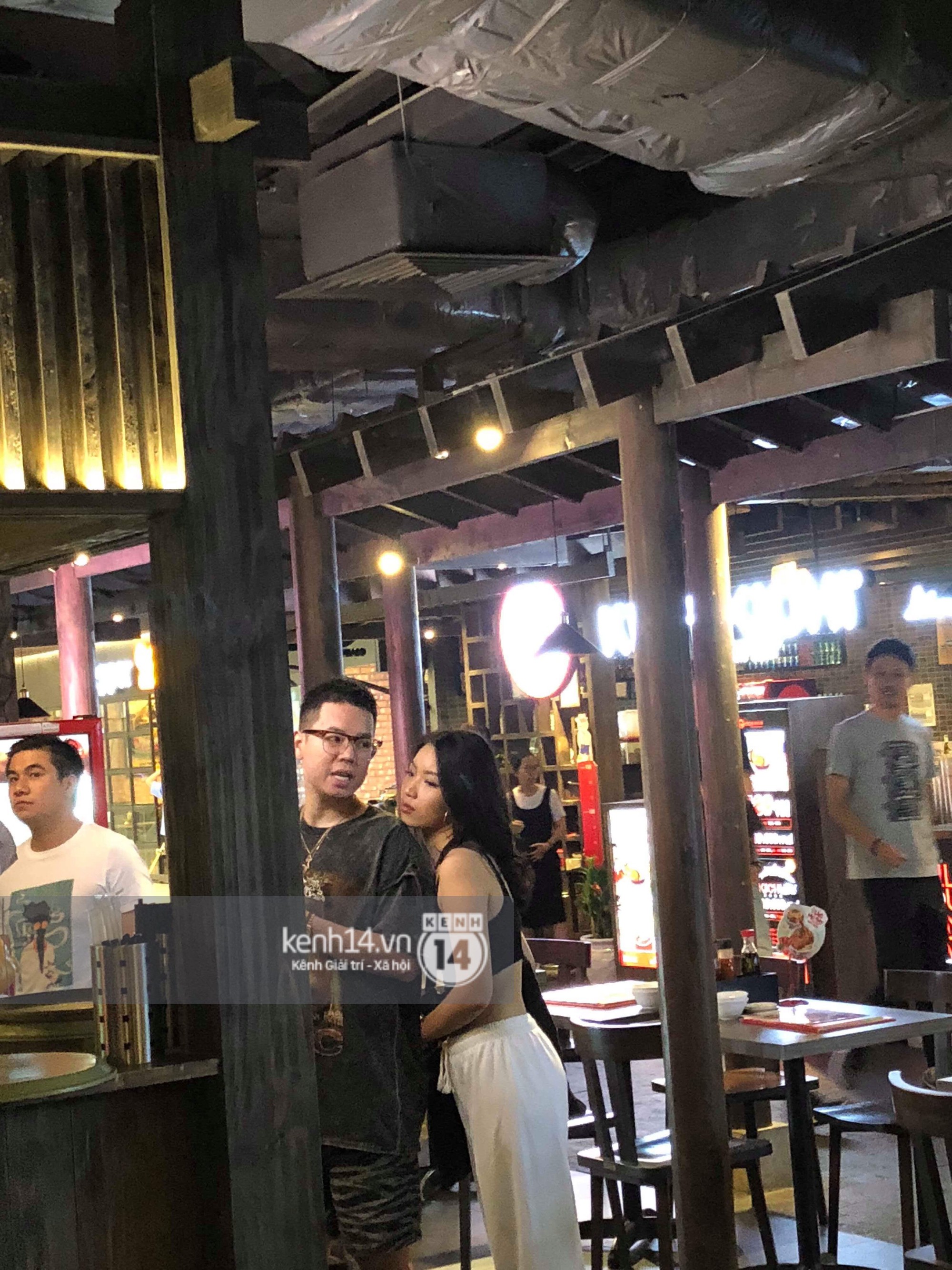 Andree và bạn gái mới tay trong tay hẹn hò cực tình tứ ở Sài Gòn