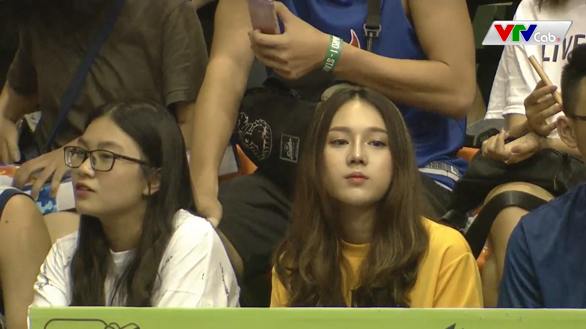 Cô bạn chứng minh: Bóng rổ mới là môn thể thao có nhiều nữ cổ động viên xinh xắn nhất!