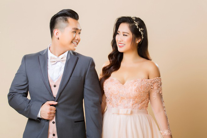 Thuý Ngân Gạo nếp gạo tẻ đến chung vui trong đám cưới của con gái nghệ sĩ Hồng Vân Thuý Ngân Gạo nếp gạo tẻ đến chung vui trong đám cưới của con gái nghệ sĩ Hồng Vân