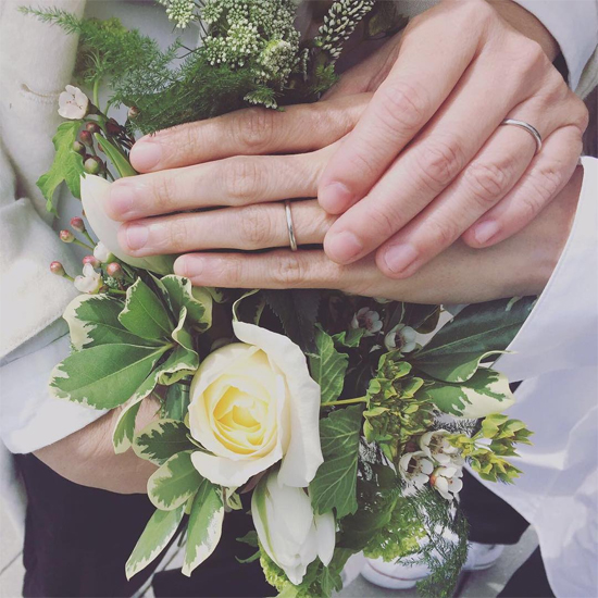 Mối tình đồng tính của nữ ca sĩ Hong Kong vừa nhảy lầu tự tử