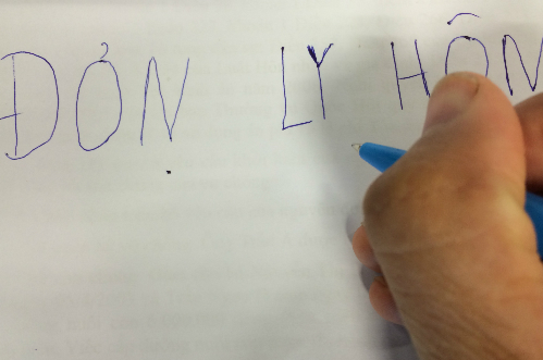 Cặp vợ chồng tan vỡ vì cuộc ngoại tình thử lòng nhau