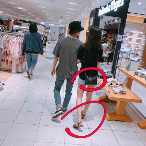 Đến nay showbiz Hàn đã đón chào 10 scandal hẹn hò gây sốc nhất, cặp thứ 9 đặc biệt khiến công chúng ngã ngửa Đến nay showbiz Hàn đã đón chào 10 scandal hẹn hò gây sốc nhất, cặp thứ 9 đặc biệt khiến công chúng ngã ngửa