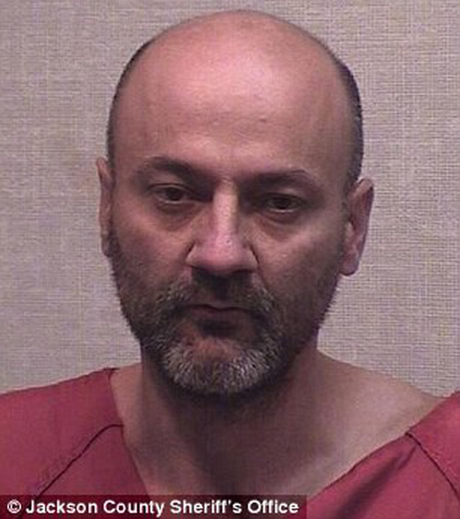 Mỹ: Tưởng đĩa ma túy đá của bố là ngũ cốc, cậu bé 8 tuổi ăn hết rồi tử vong