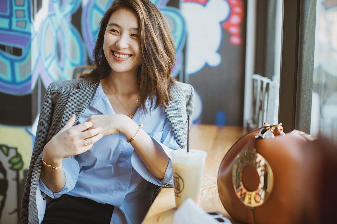 Mặc đẹp và sang bất chấp tuổi tác không khó, chỉ cần các quý cô tuân theo 6 nguyên tắc này