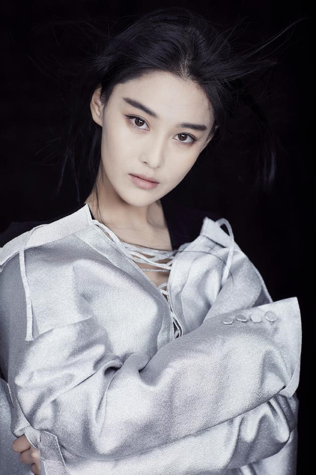 Hồ sơ tình ái nhiều thị phi trước khi lấy chồng của Trương Hinh Dư