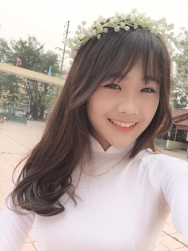 Văn Hậu U23 lập siêu phẩm, bạn gái xinh như hot girl bị săn lùng