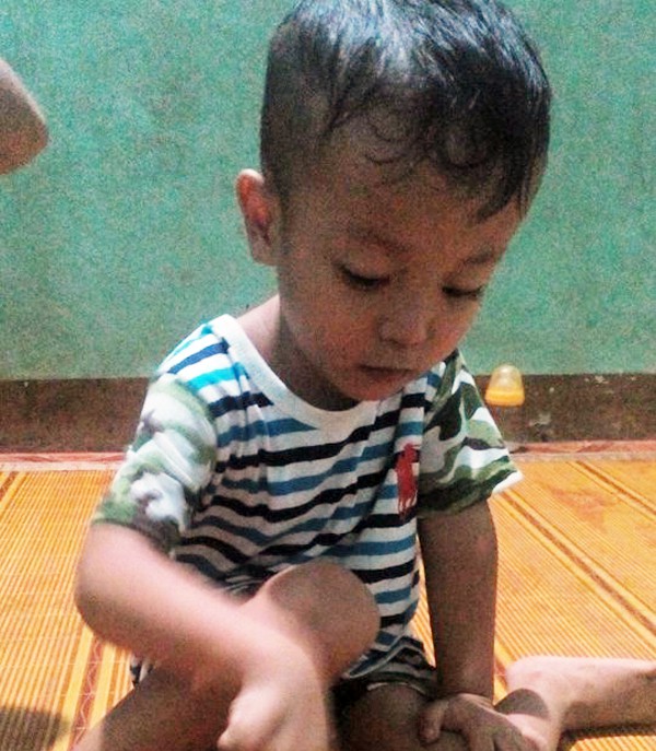 Vĩnh Phúc: Xót lòng cảnh mẹ 9x mất do bạo bệnh, bỏ lại 3 con thơ mồ côi