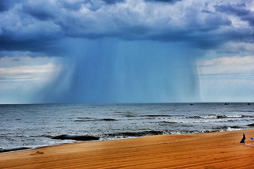 Điềm báo nguy hiểm từ đám mây nhìn hung dữ như vòi rồng ở Bà Rịa-Vũng Tàu