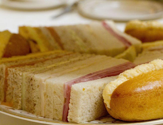 12 điều luật kì quái về chuyện ăn uống ở Mỹ: Lấy dầu mỡ từ cửa hàng hay tặng socola quá bé sẽ bị phạt tiền