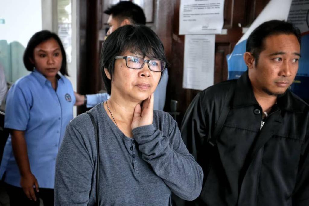 Cho chó ăn 32 cây kim khâu để trả thù, hành động dã man của bà mẹ không ngờ lại bị chính con gái ruột tố cáo