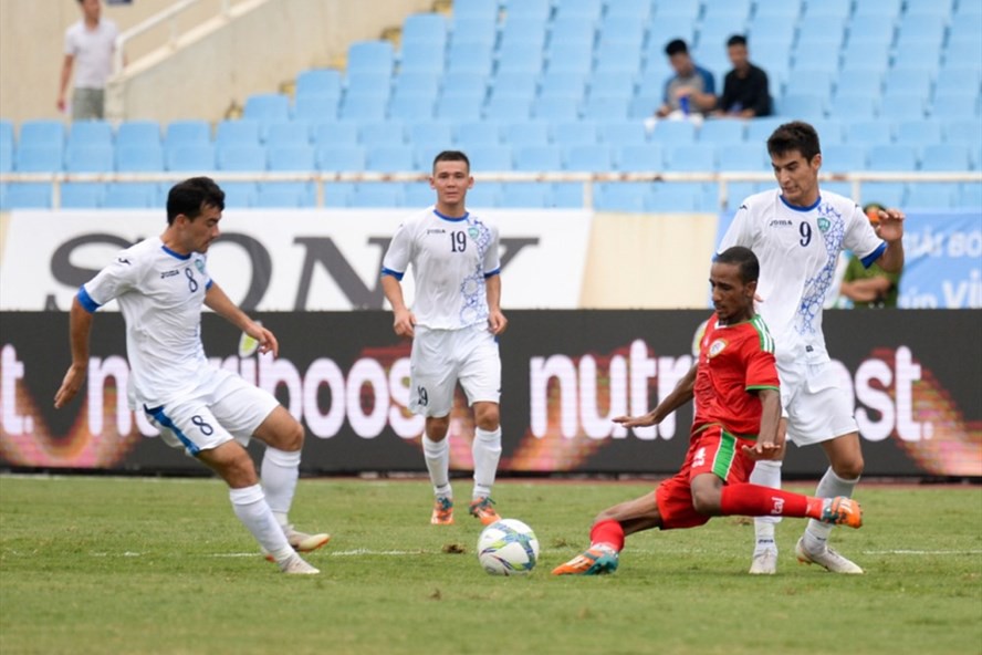 U23 Uzbekistan mang đội hình rởm đến Việt Nam