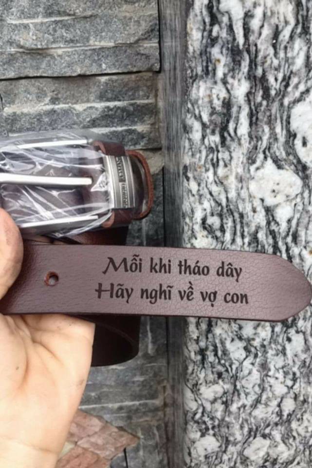 Biết chồng chuẩn bị đi công tác, vợ chuẩn bị 2 món quà mà nhìn vào, đảm bảo chồng tắt luôn ý định ngoại tình