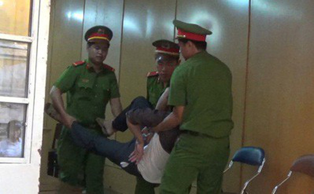 Phút đền tội của sát thủ đội lốt người bán bột rán dạo