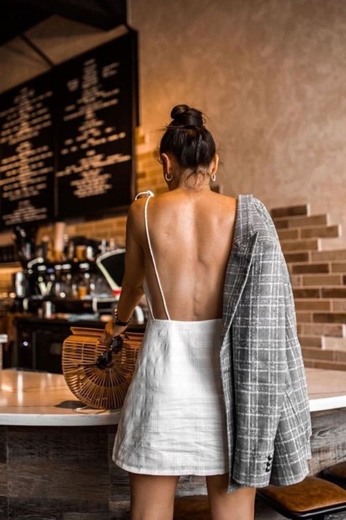 Nghiện mặc đồ trắng nhất định phải dắt túi 4 bí quyết này