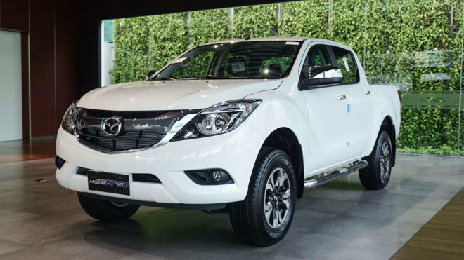 Ảnh thực tế Mazda BT-50 2018 mới tại đại lý Ảnh thực tế Mazda BT-50 2018 mới tại đại lý
