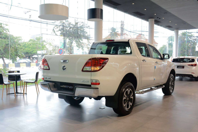Ảnh thực tế Mazda BT-50 2018 mới tại đại lý Ảnh thực tế Mazda BT-50 2018 mới tại đại lý