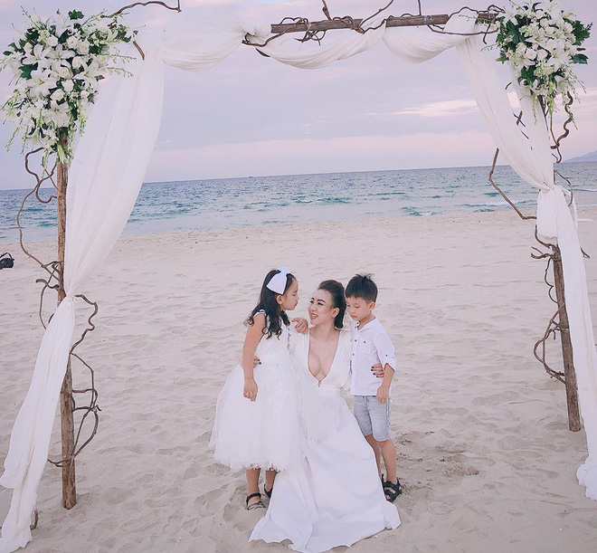 Hội mẹ bỉm sữa hot nhất Hà thành: Ai cũng xinh đẹp và quyến rũ trông mòn con mắt dù đã một nách 2 con