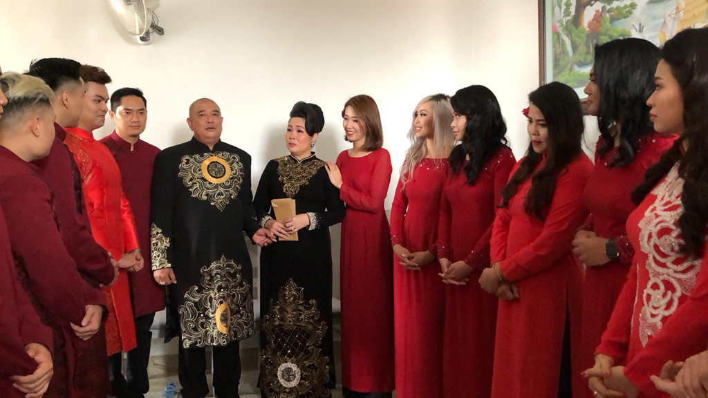 NSND Hồng Vân, Lê Tuấn Anh hạnh phúc trong ngày cưới con gái ở Sài Gòn