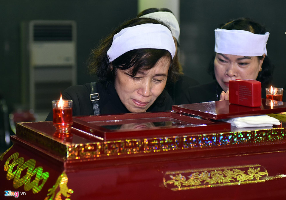 Vợ Chí Phèo Bùi Cường nằm viện khi tang lễ của chồng diễn ra