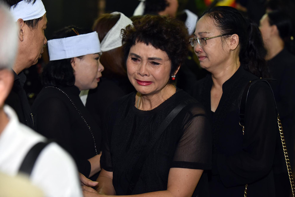 Vợ Chí Phèo Bùi Cường nằm viện khi tang lễ của chồng diễn ra