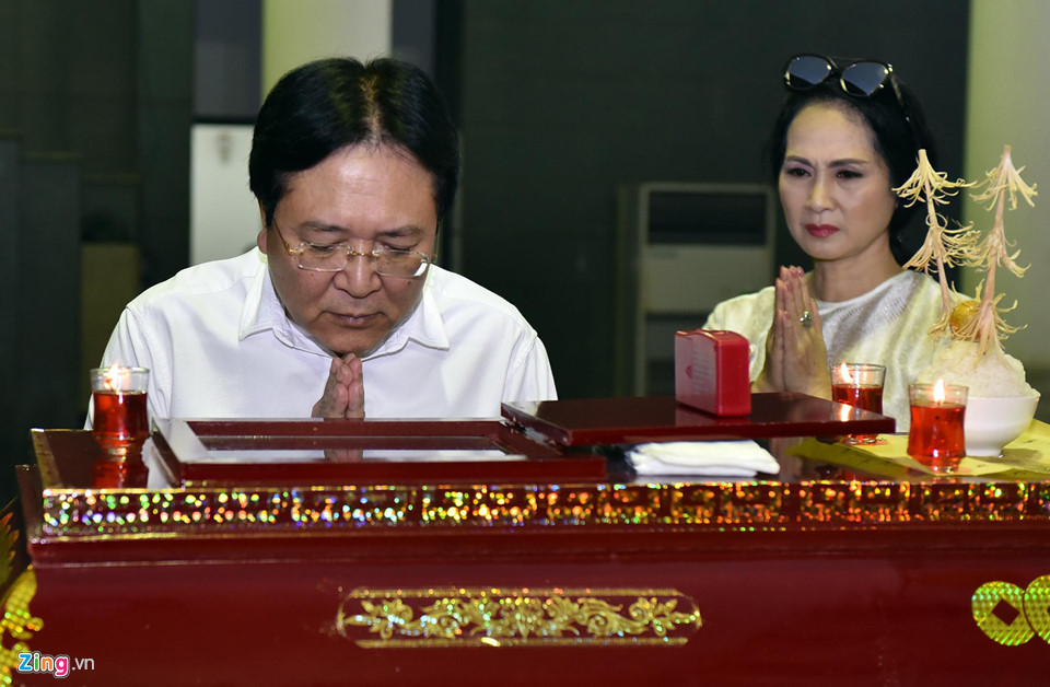 Vợ Chí Phèo Bùi Cường nằm viện khi tang lễ của chồng diễn ra