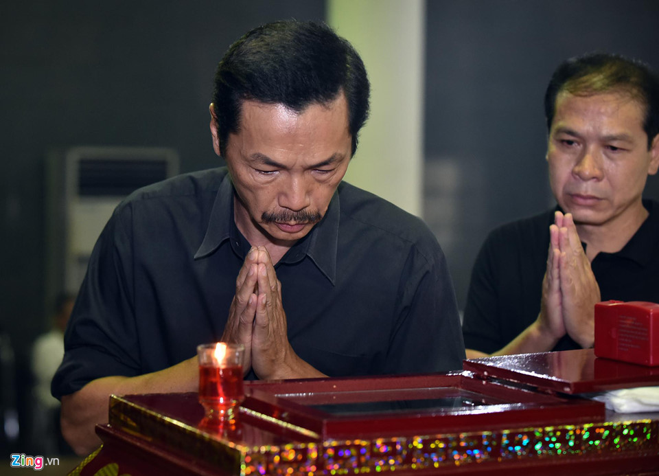 Vợ Chí Phèo Bùi Cường nằm viện khi tang lễ của chồng diễn ra