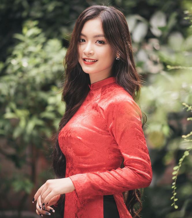 Nữ sinh Việt tại Pháp học giỏi, xinh đẹp gây thương nhớ