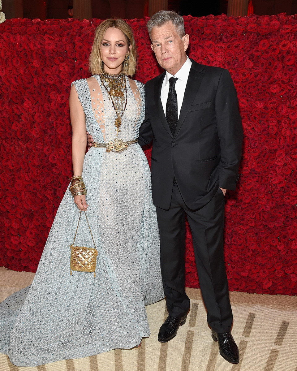 Tài tử Hollywood và mối tình với sao trẻ đáng tuổi con gái mình