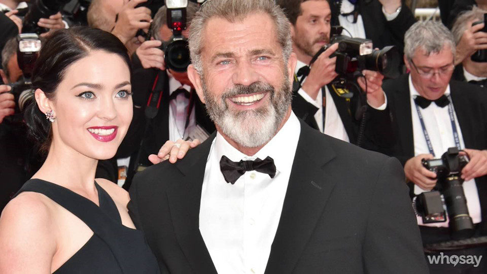 Tài tử Hollywood và mối tình với sao trẻ đáng tuổi con gái mình