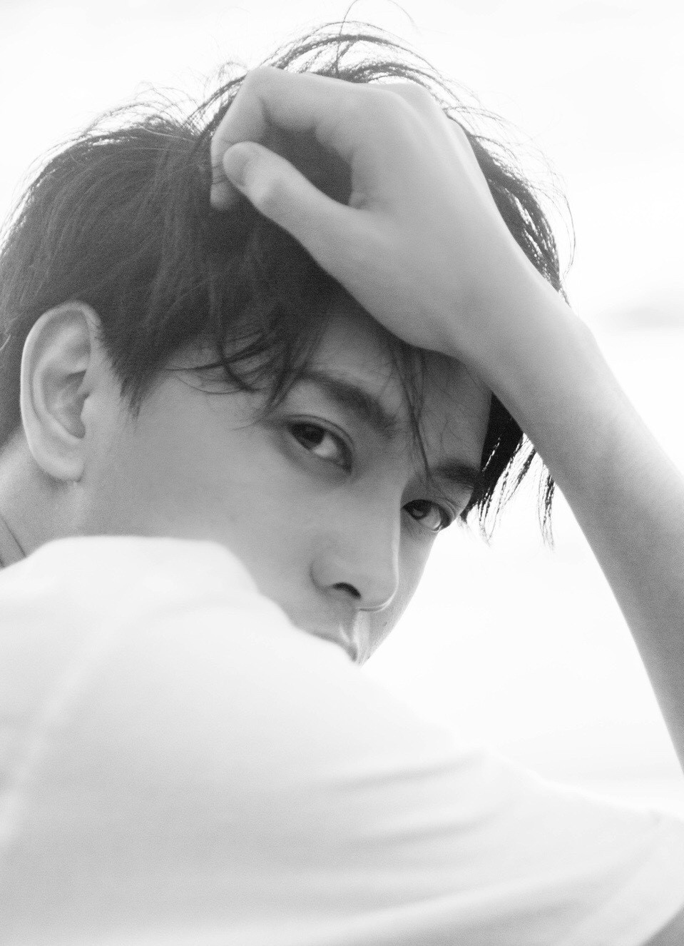 Chàng trai khiến các cô gái xao xuyến bởi hình tượng đúng chuẩn nam thần thanh xuân