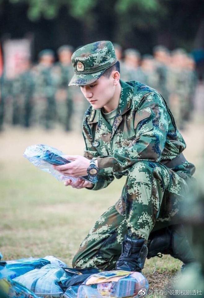Trương Hinh Dư: Từ gái bao nhà hàng với loạt ảnh nóng đến cú thoát xác ngoạn mục trước Phạm Băng Băng Trương Hinh Dư: Từ gái bao nhà hàng với loạt ảnh nóng đến cú thoát xác ngoạn mục trước Phạm Băng Băng