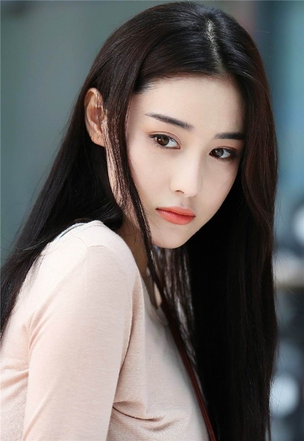 Trương Hinh Dư: Từ gái bao nhà hàng với loạt ảnh nóng đến cú thoát xác ngoạn mục trước Phạm Băng Băng Trương Hinh Dư: Từ gái bao nhà hàng với loạt ảnh nóng đến cú thoát xác ngoạn mục trước Phạm Băng Băng
