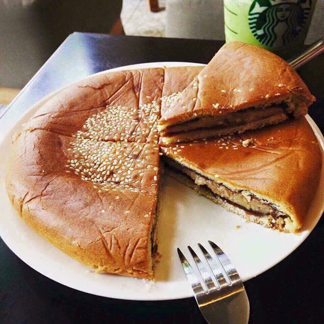 Bánh trung thu Hong Kong giá dưới 5.000 đồng/cái bán đầy chợ mạng